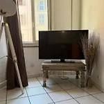 1-bedroom 5 Minutes From The Congress Center Daire *
