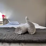 Daire 1-bedroom 5 Minutes From The Congress Center