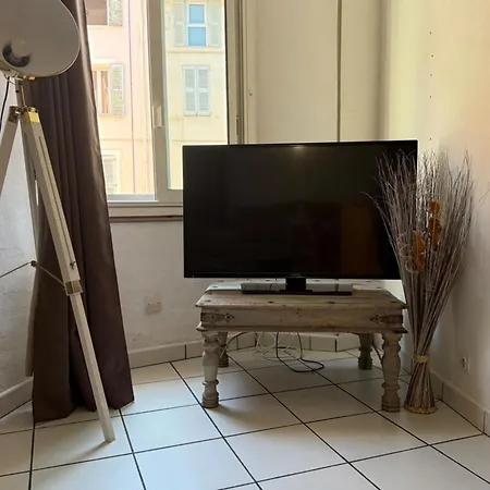 1-bedroom 5 Minutes From The Congress Center Appartement *