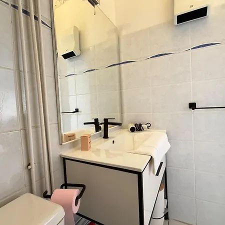 2-Bedroom Apt 5 Minutes From The Congress Center * 戛纳